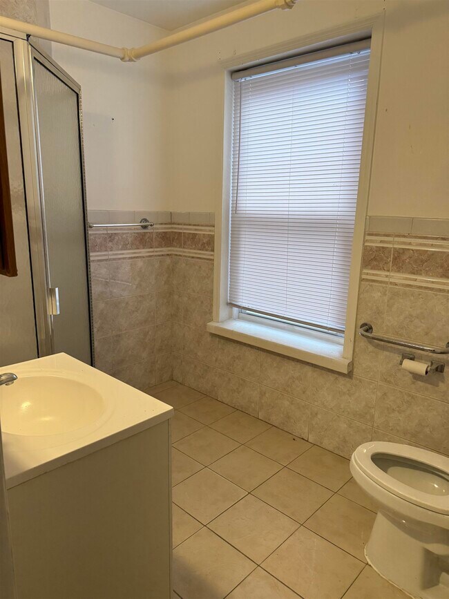 Building Photo - 298 Princeton Ave