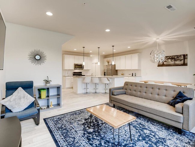 Building Photo - 718 Maggie Way