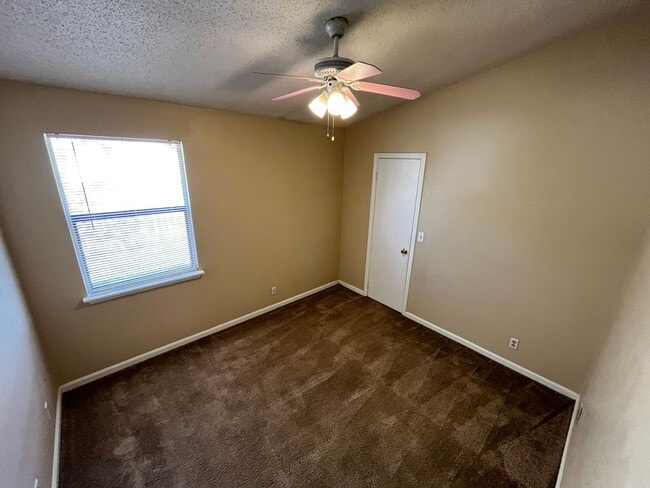 Building Photo - 3Bed/2bath in the heart of Orange Park