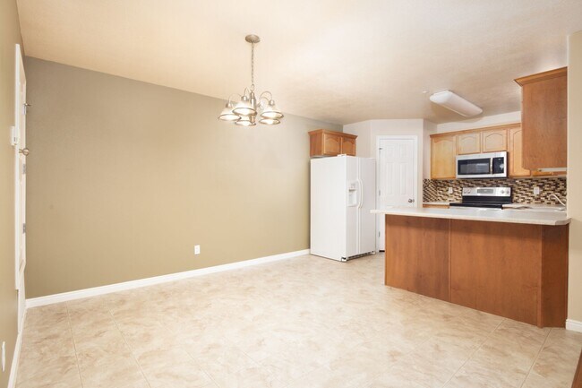 Building Photo - Large and Clean 3 Bed 2 Bath Eagle Mountai...