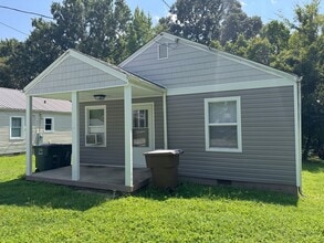 Building Photo - 1514 Sloan St