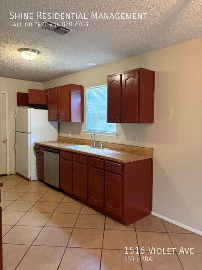 Building Photo - 1516 Violet Ave