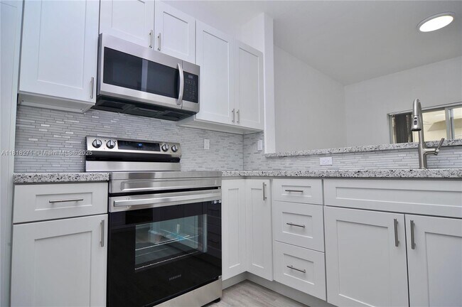 Primary Photo - 1658 SE 28th Ct