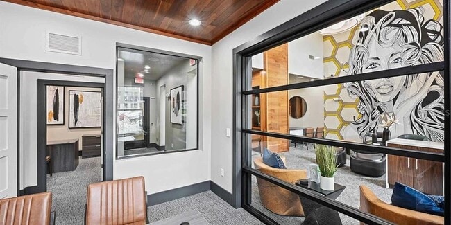 Building Photo - 776 N Orange Ave