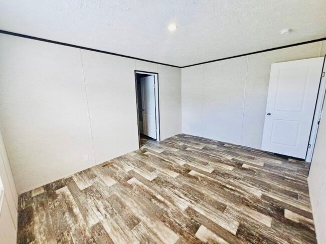 Building Photo - 123 Blissful Ct