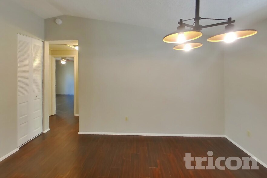 Building Photo - 8102 Chickasaw Ln