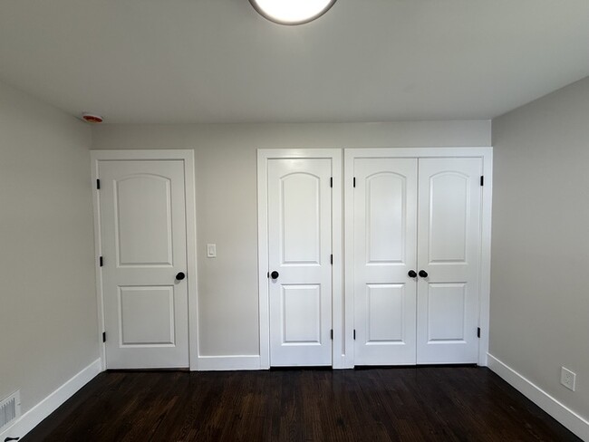 Building Photo - 1471 Frances Ln