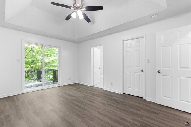 Building Photo - 118 Greentree Pkwy