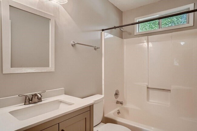 Building Photo - 4003 River Rock Way