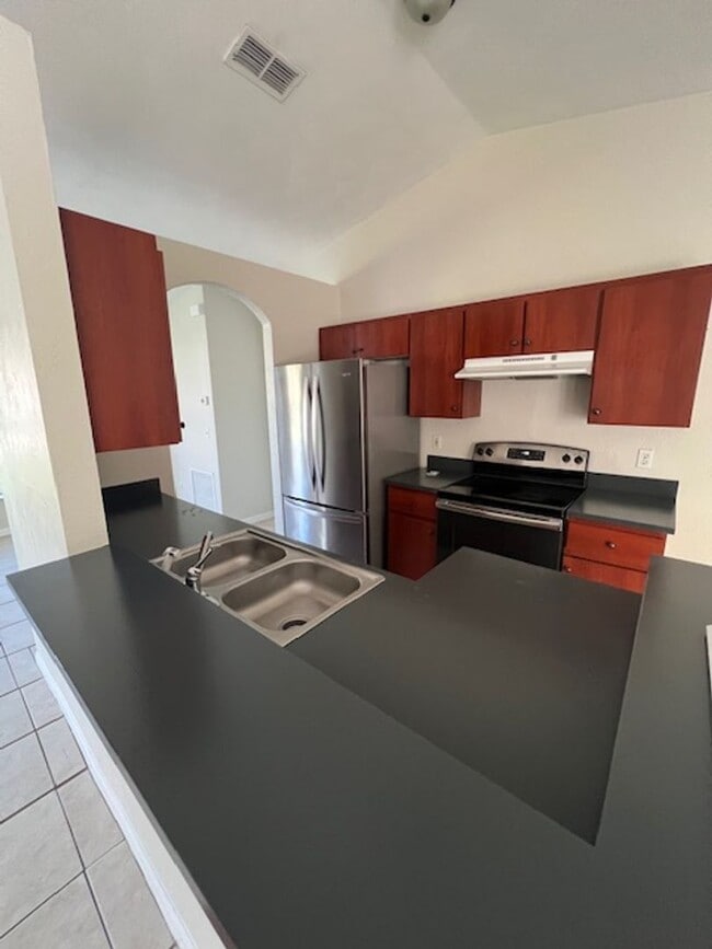 Building Photo - 816 Grove Ave