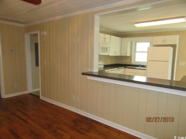 Building Photo - 205 5th Ave N