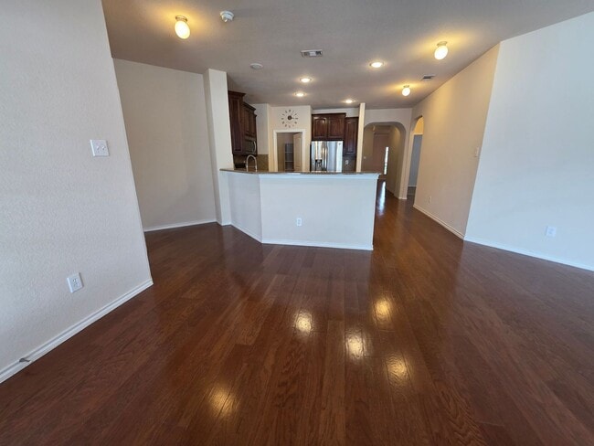 Building Photo - Heritage Craftsman Rental!