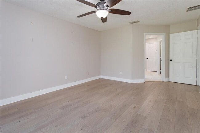 Building Photo - 836 Garden Glen Loop