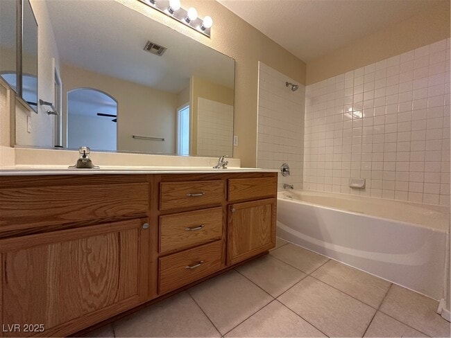 Building Photo - 821 Dancing Vines Ave