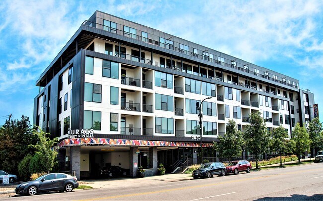 The Murals of Lynlake on Lyndale Ave. - The Murals of LynLake