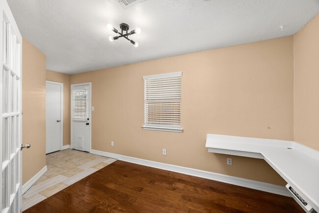 Building Photo - 1014 Three Forks Dr