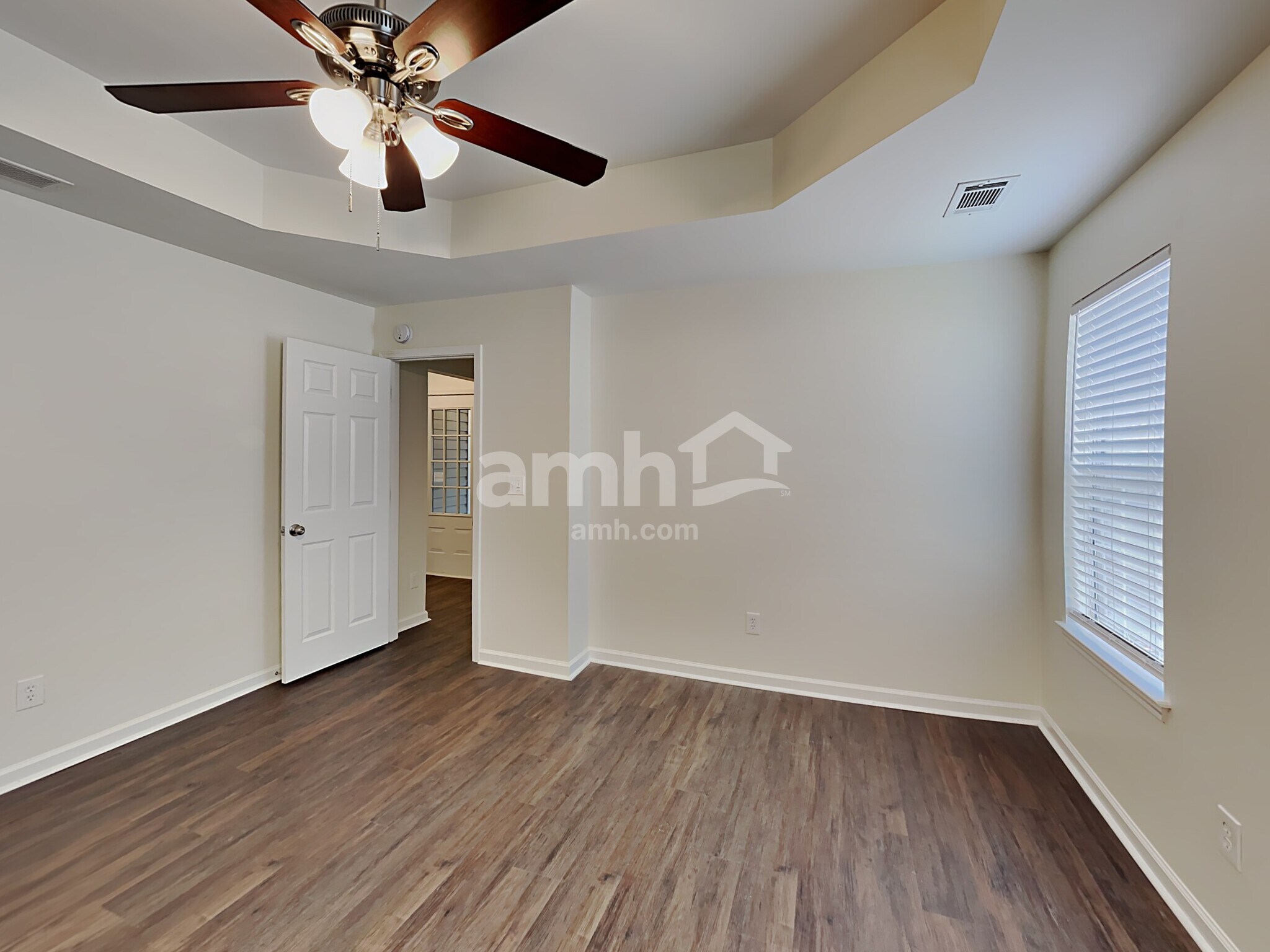 Building Photo - 408 Fairlawn Dr