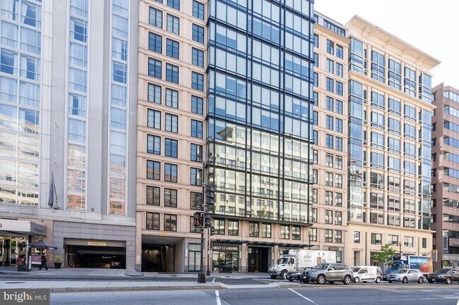 Building Photo - 1133 14th St NW