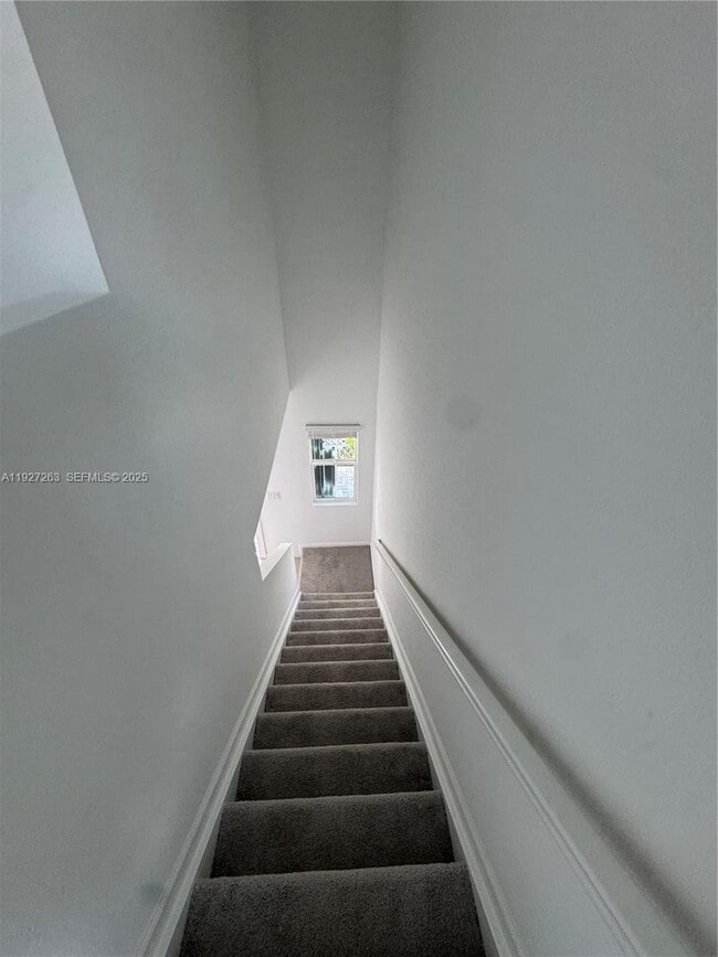 Building Photo - 5837 NW Sweetwood Dr