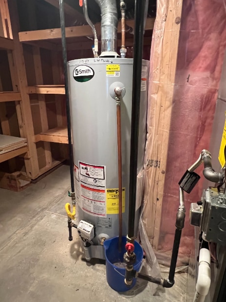 Building Photo - Spacious 4-Bed Retreat with Guest Suite & Fireplace