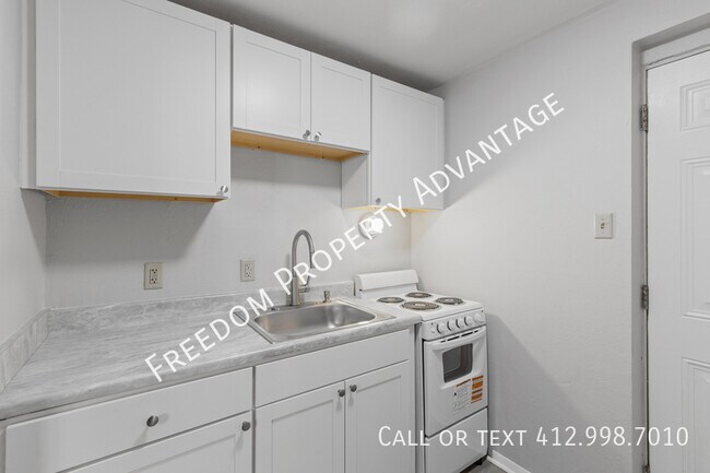 Building Photo - 118 Charles St