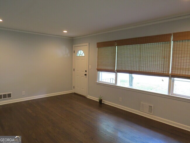Building Photo - 1570 Van Epps St SE