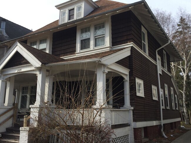 Building Photo - Maryland 6Bdrm House blocks from UWM Campus