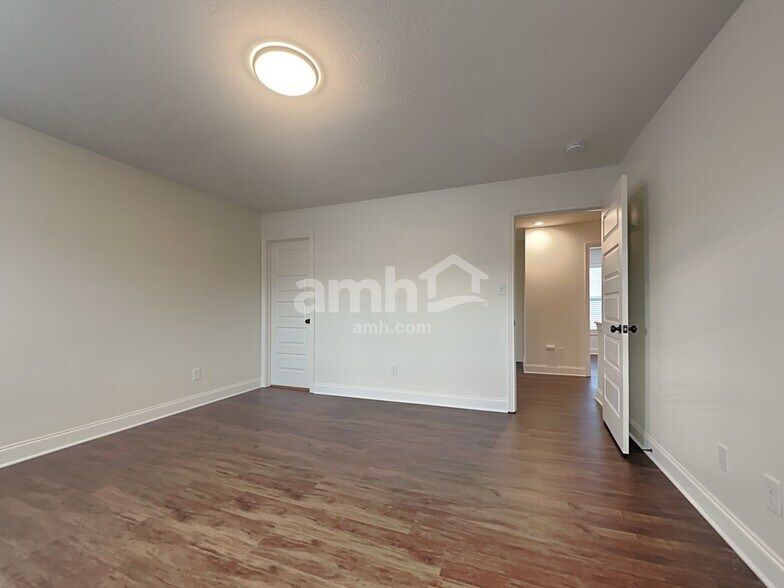 Building Photo - 1016 Carter Ridge Dr