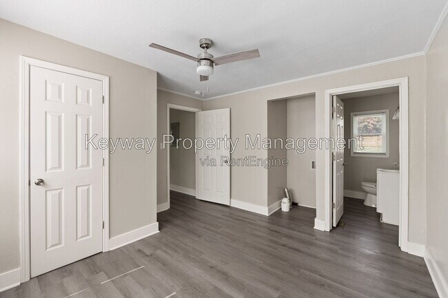 Building Photo - 304 Crystal Lake Dr