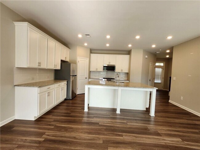 Building Photo - 3451 Park Pointe Cir