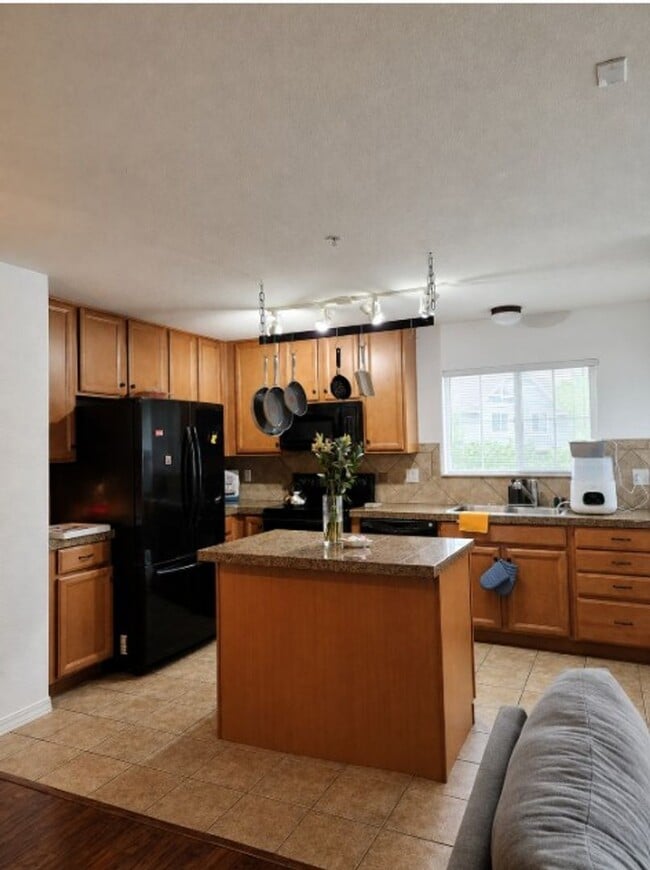 Building Photo - 23525 E Platte Dr