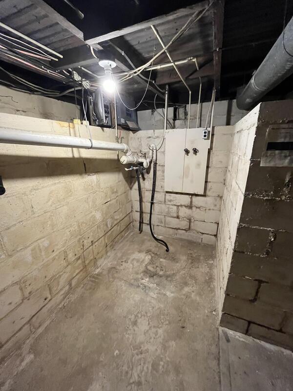 Building Photo - 202 St Clair Ave SW