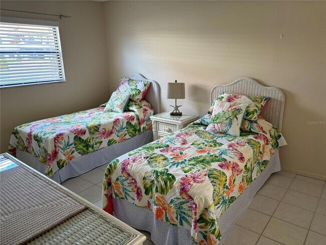 Building Photo - 750 Avenida Estancias