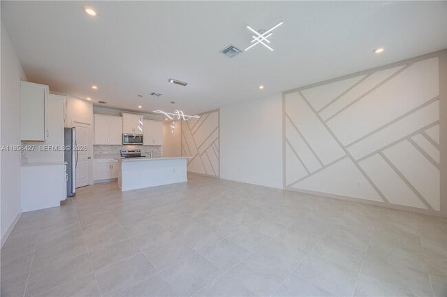 Building Photo - 7040 Channing Ave