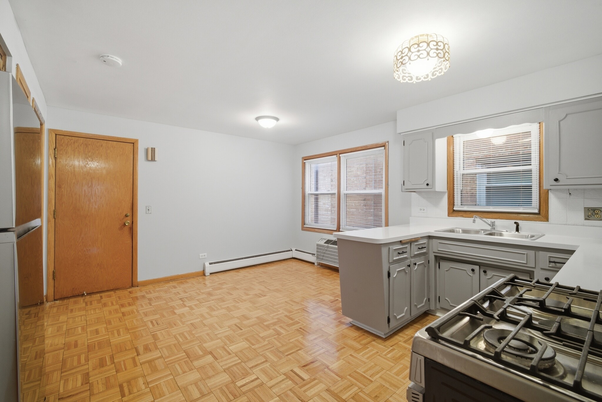 Building Photo - 8645 W Summerdale Ave