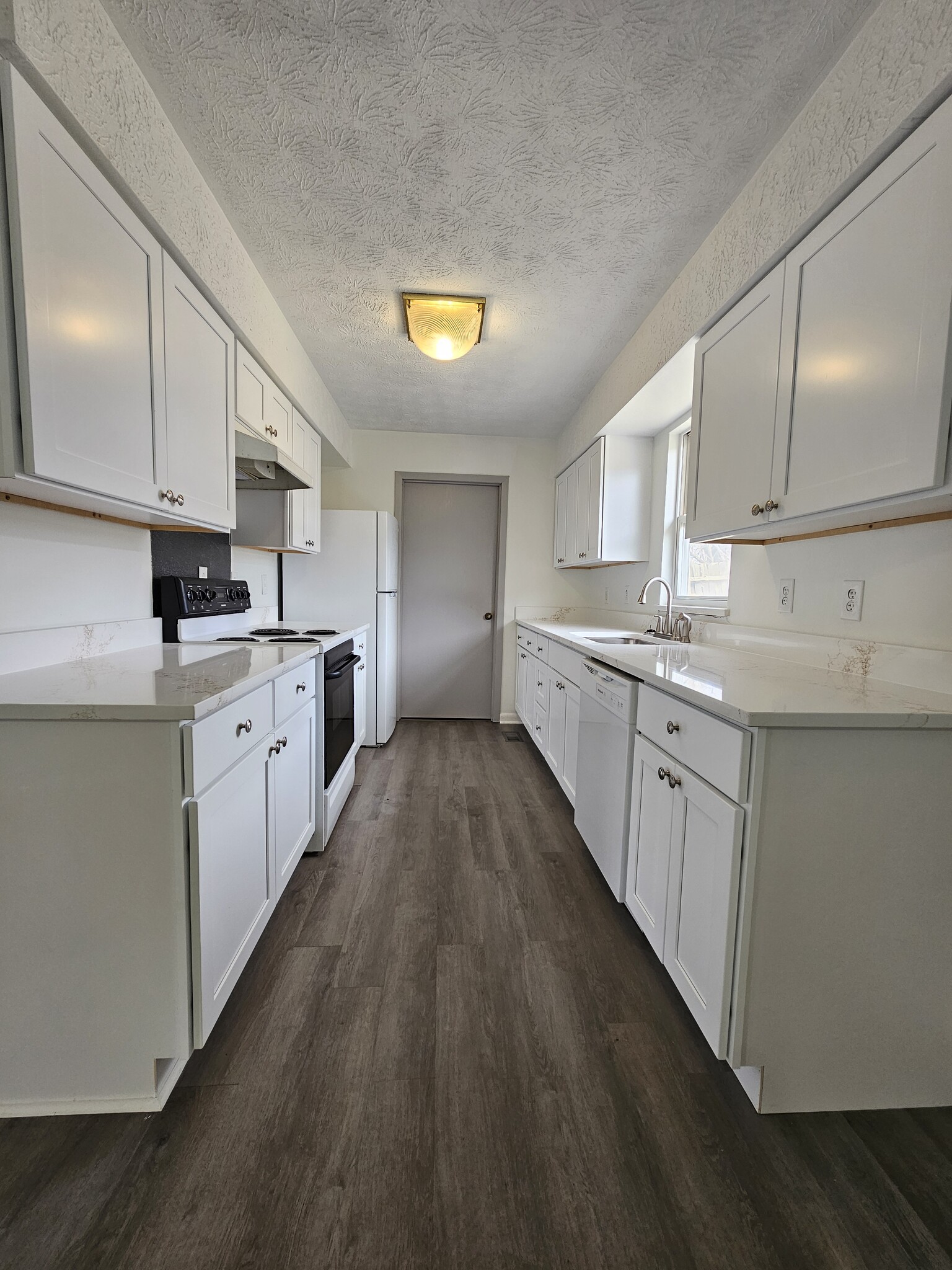 Building Photo - 103 Lou St