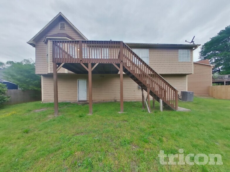 Building Photo - 4074 Five Oaks Ct