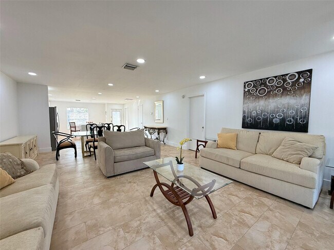 Building Photo - 5093 Privet Pl