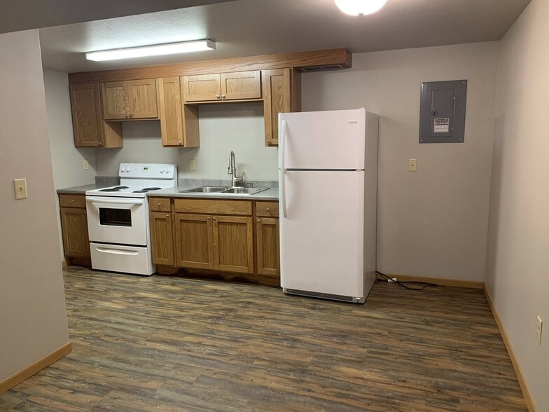 Building Photo - 1411 E Sioux Ave