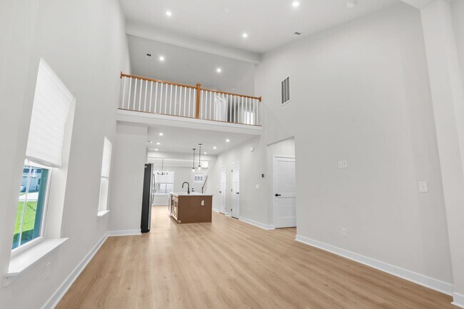 Building Photo - 2605 Elowen Ln