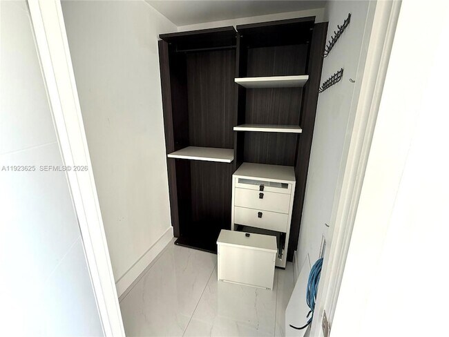 Building Photo - 301 Altara Ave