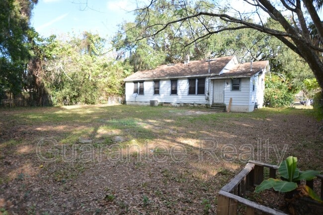 Building Photo - 2246 SE 3rd Ave