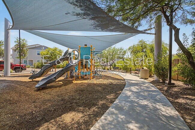 Building Photo - 2771 S Chippewa Dr