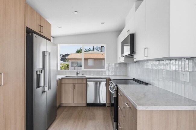 Building Photo - 6640 Valjean Ct