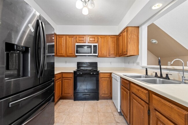 Building Photo - 8519 Wild Basin Dr