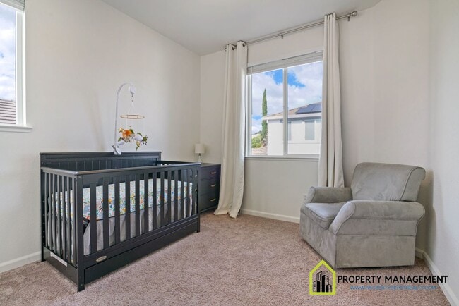 Building Photo - Charming 3-4 Bedroom Home with Top-Rated S...