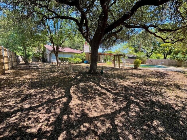 Building Photo - 2307 Monarch Dr