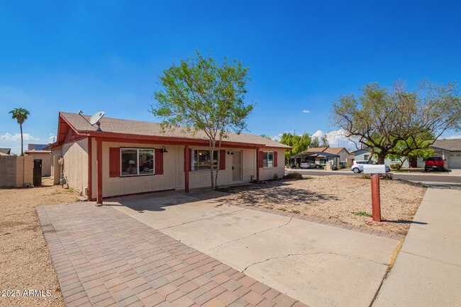 Building Photo - 18240 N 34th Dr