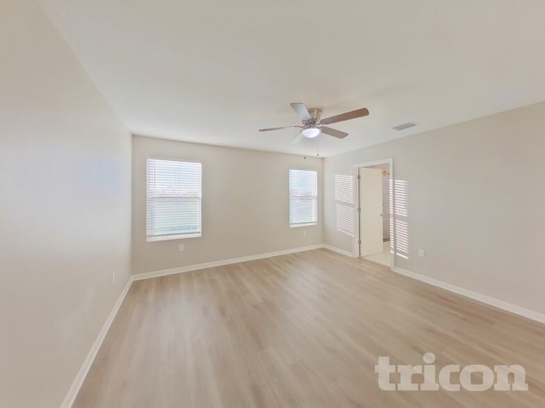 Building Photo - 5475 Summer Sunset Dr