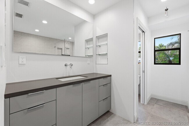 Building Photo - 2835 Polo Island Dr